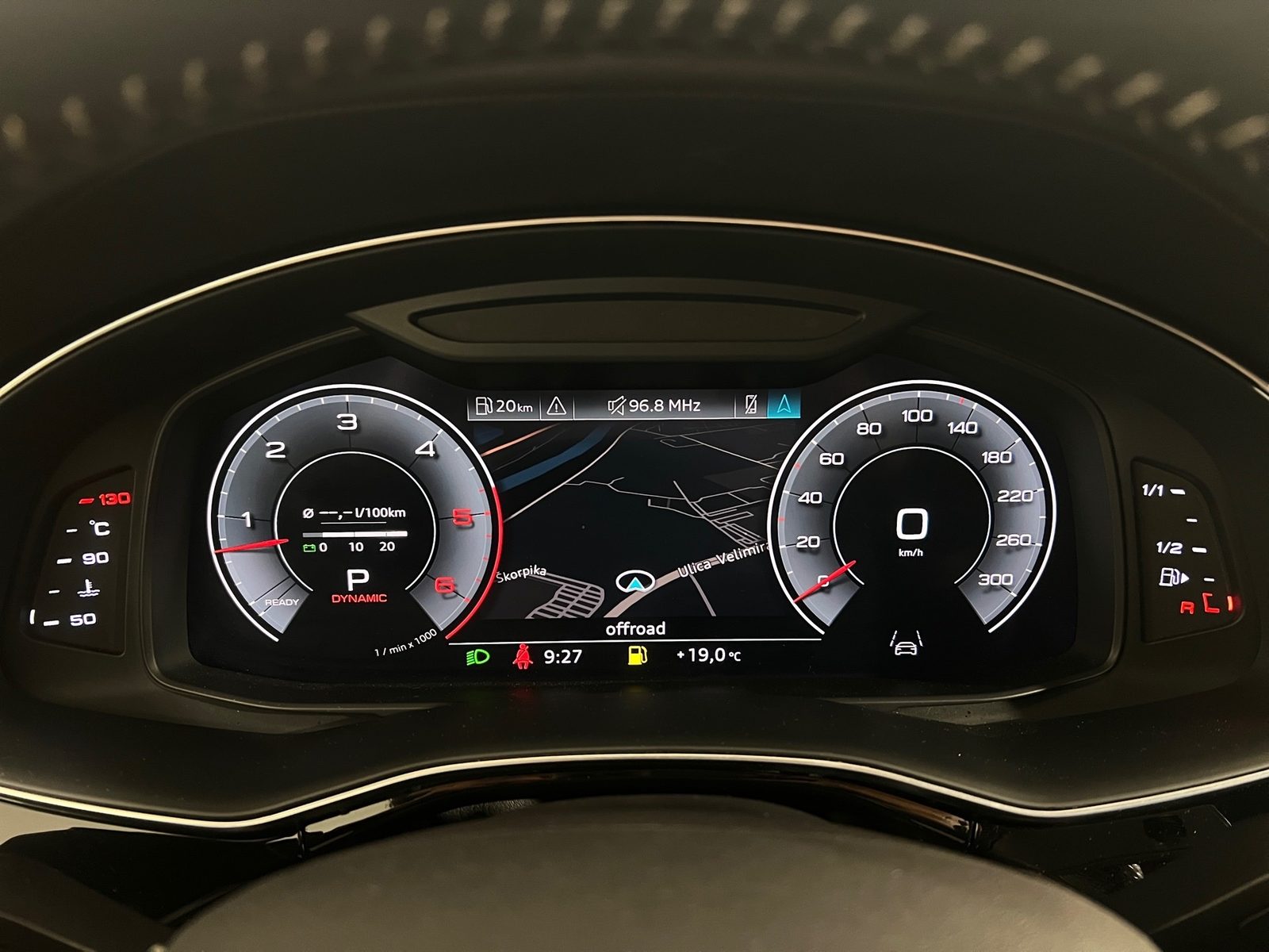 2018 Audi Q8 — fotografija 17