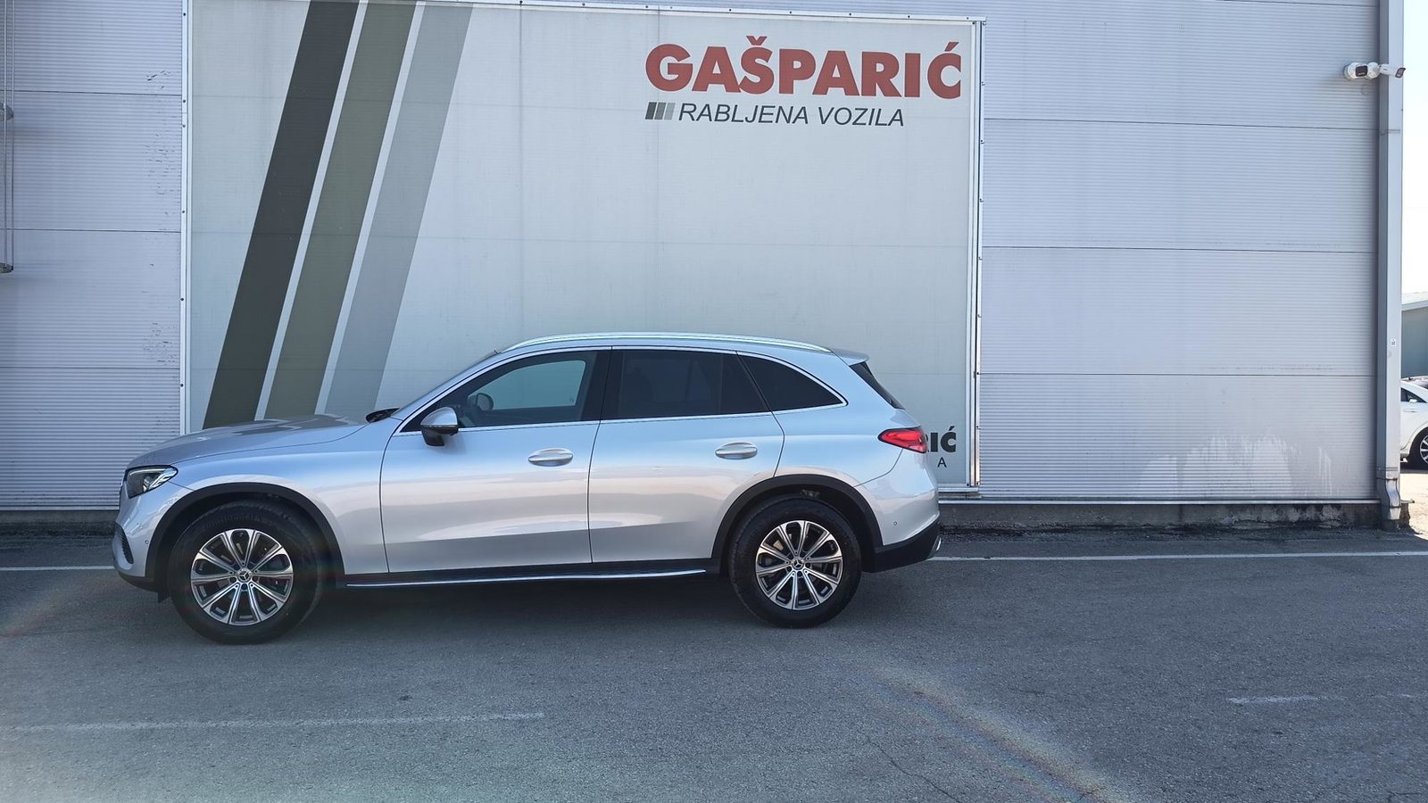 2025 Mercedes-Benz GLC Avantgarde — fotografija 3