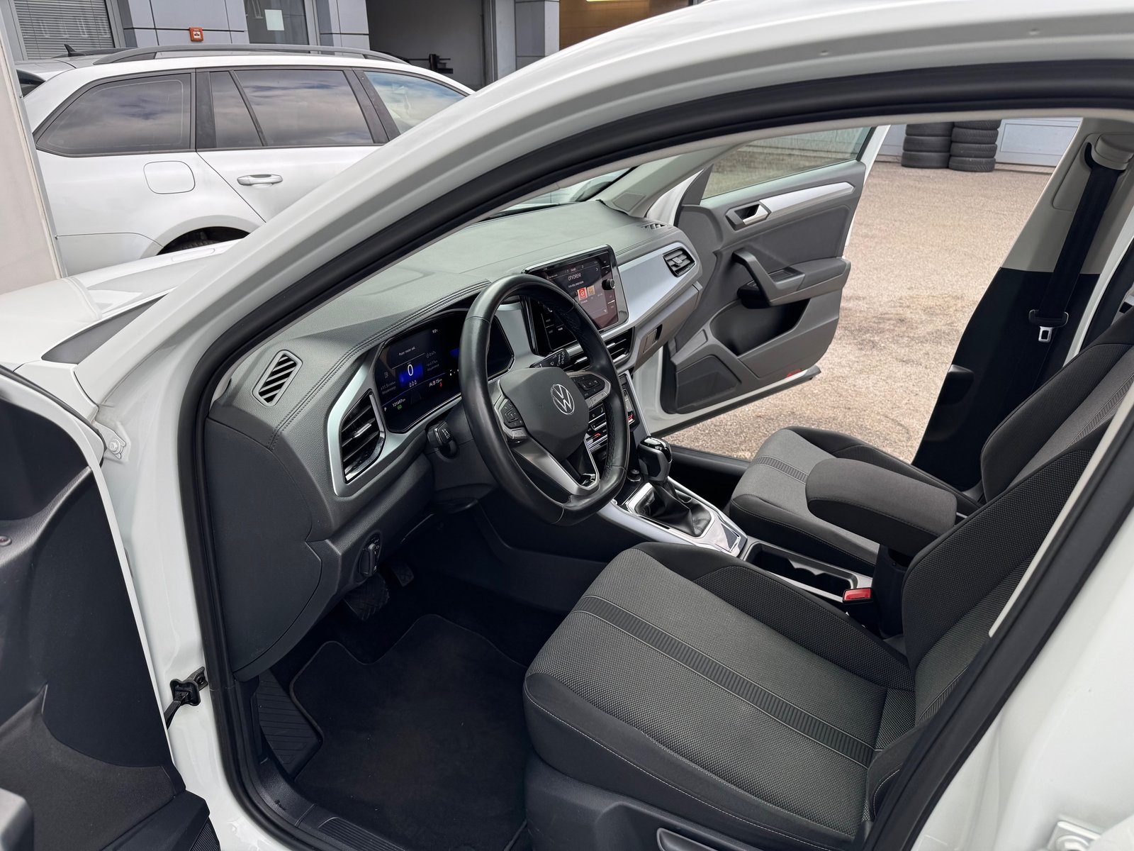 2023 Volkswagen T-Roc — fotografija 10