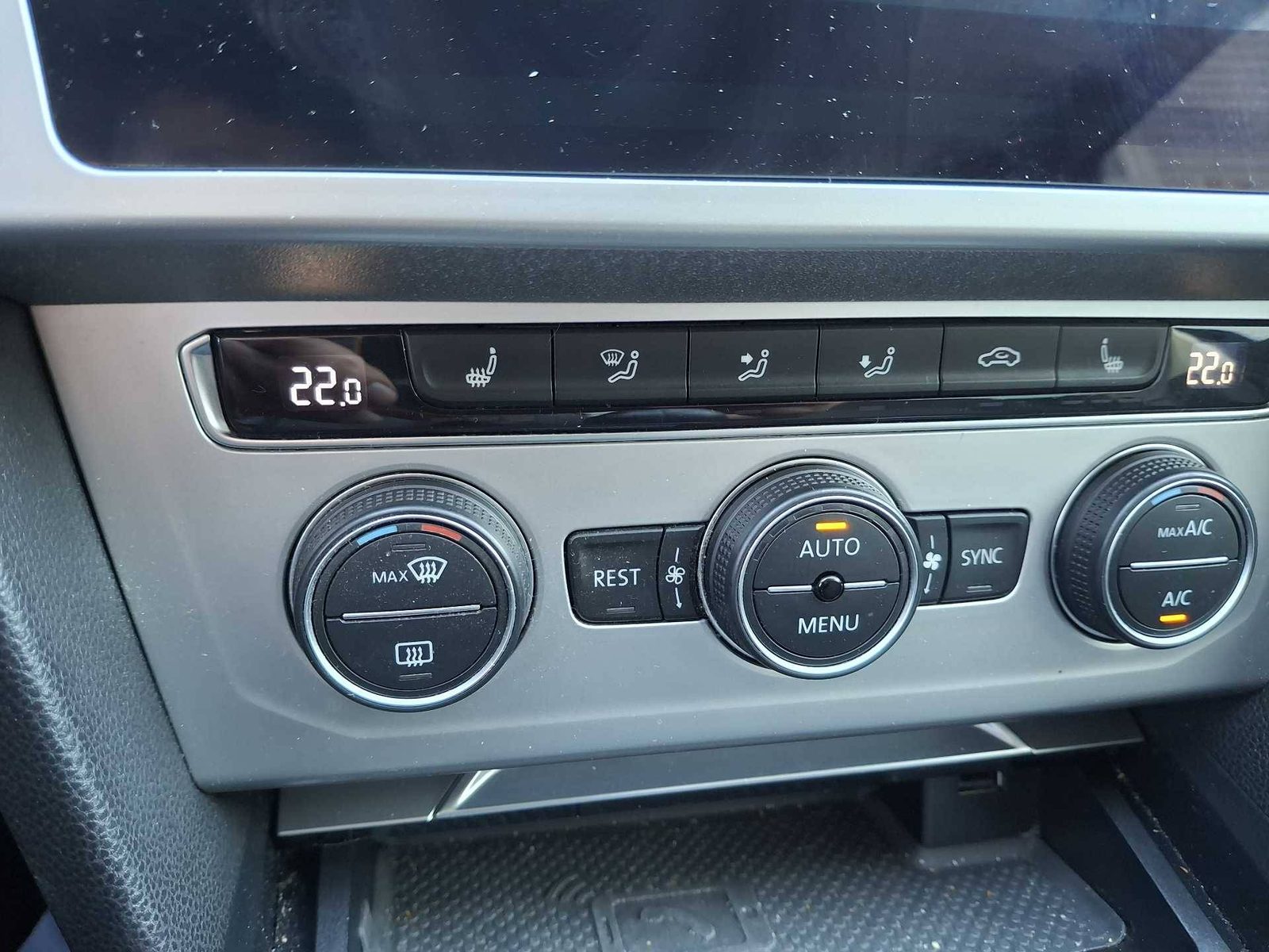 2018 Volkswagen Passat — fotografija 27