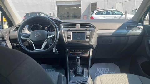 2023 Volkswagen Tiguan — sličica 11