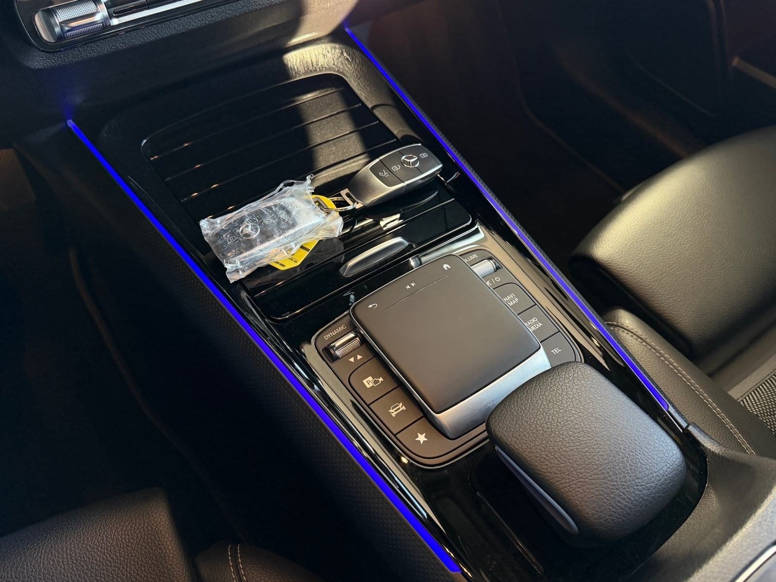 2021 Mercedes-Benz GLB — fotografija 15
