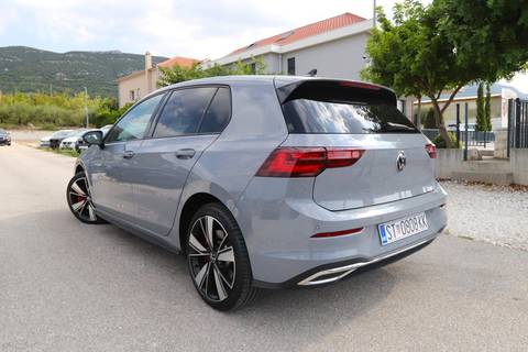 2021 Volkswagen Golf — sličica 16