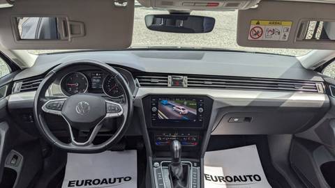 2021 Volkswagen Passat — sličica 13