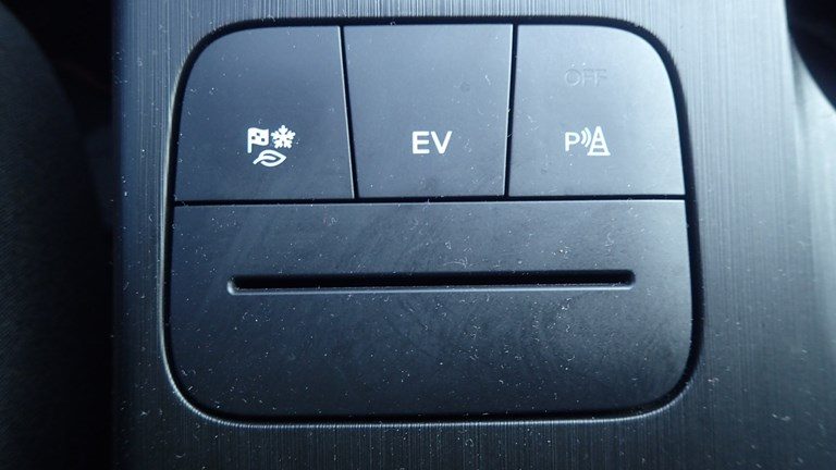 2025 Ford Kuga — fotografija 14