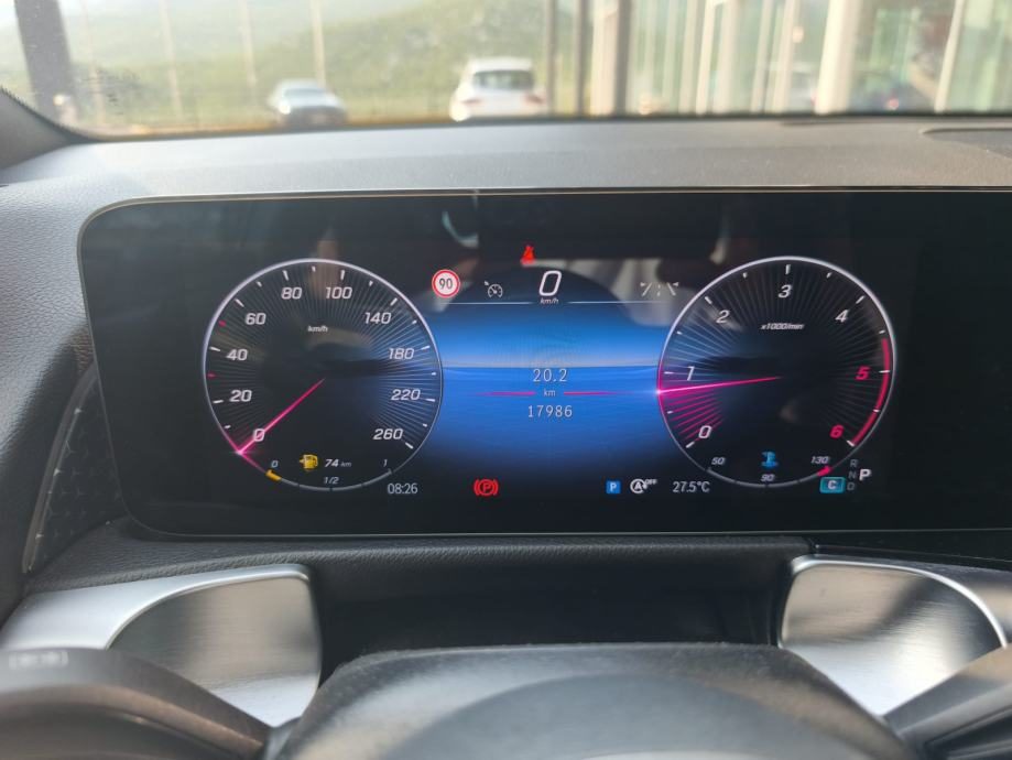 2025 Mercedes-Benz GLB — fotografija 10