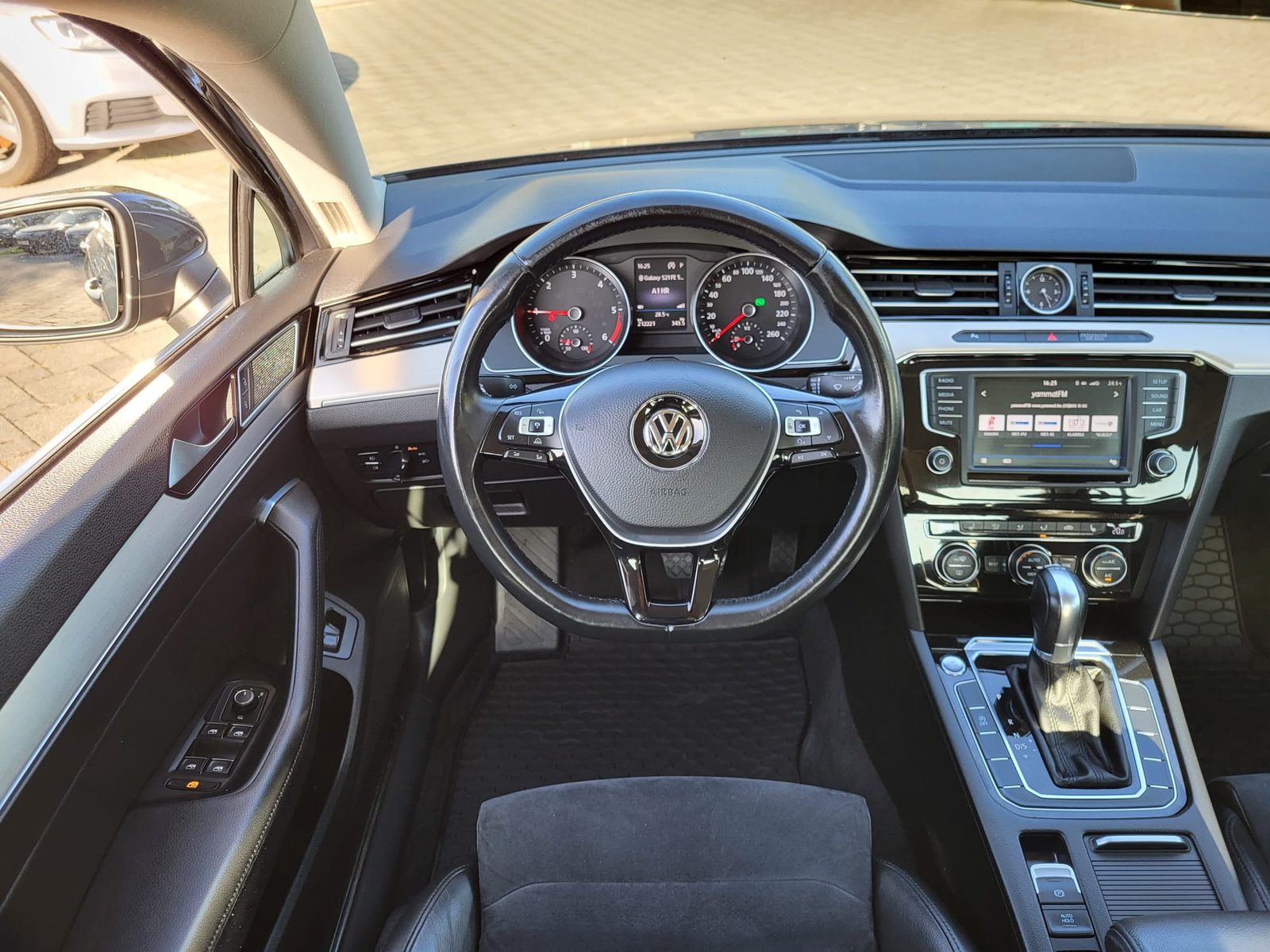 2017 Volkswagen Passat — fotografija 12