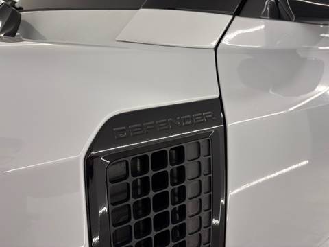 2022 Land Rover Defender — sličica 27