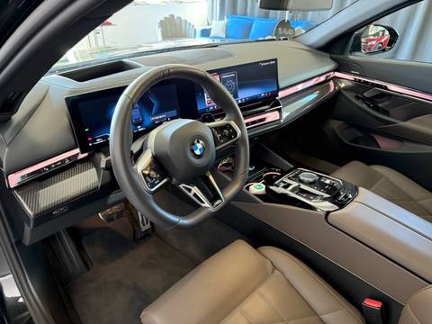 2025 BMW Serija 5 — sličica 12