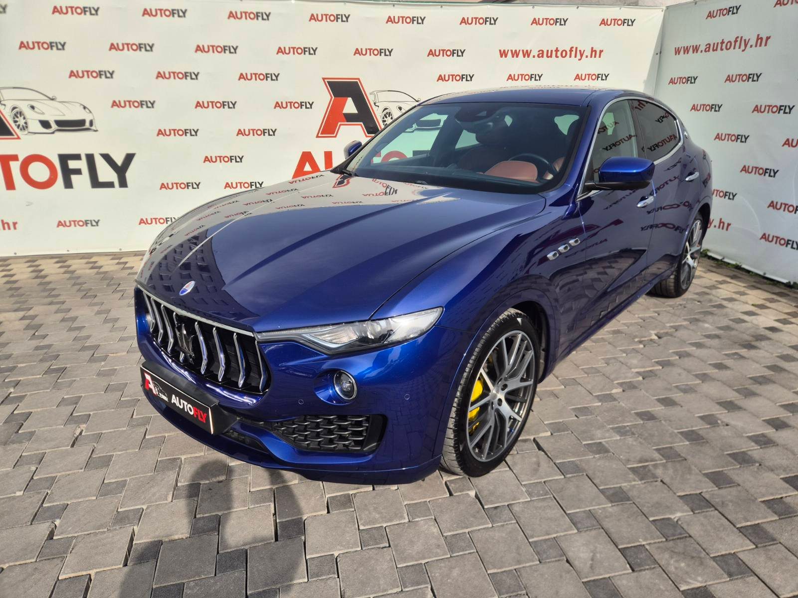 2016 Maserati Levante — fotografija 3