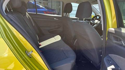 2024 Volkswagen Golf — sličica 9
