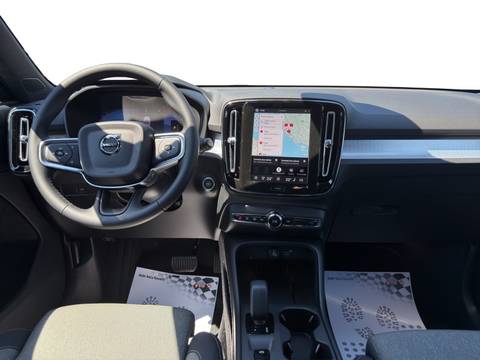 2026 Volvo XC40 — sličica 13