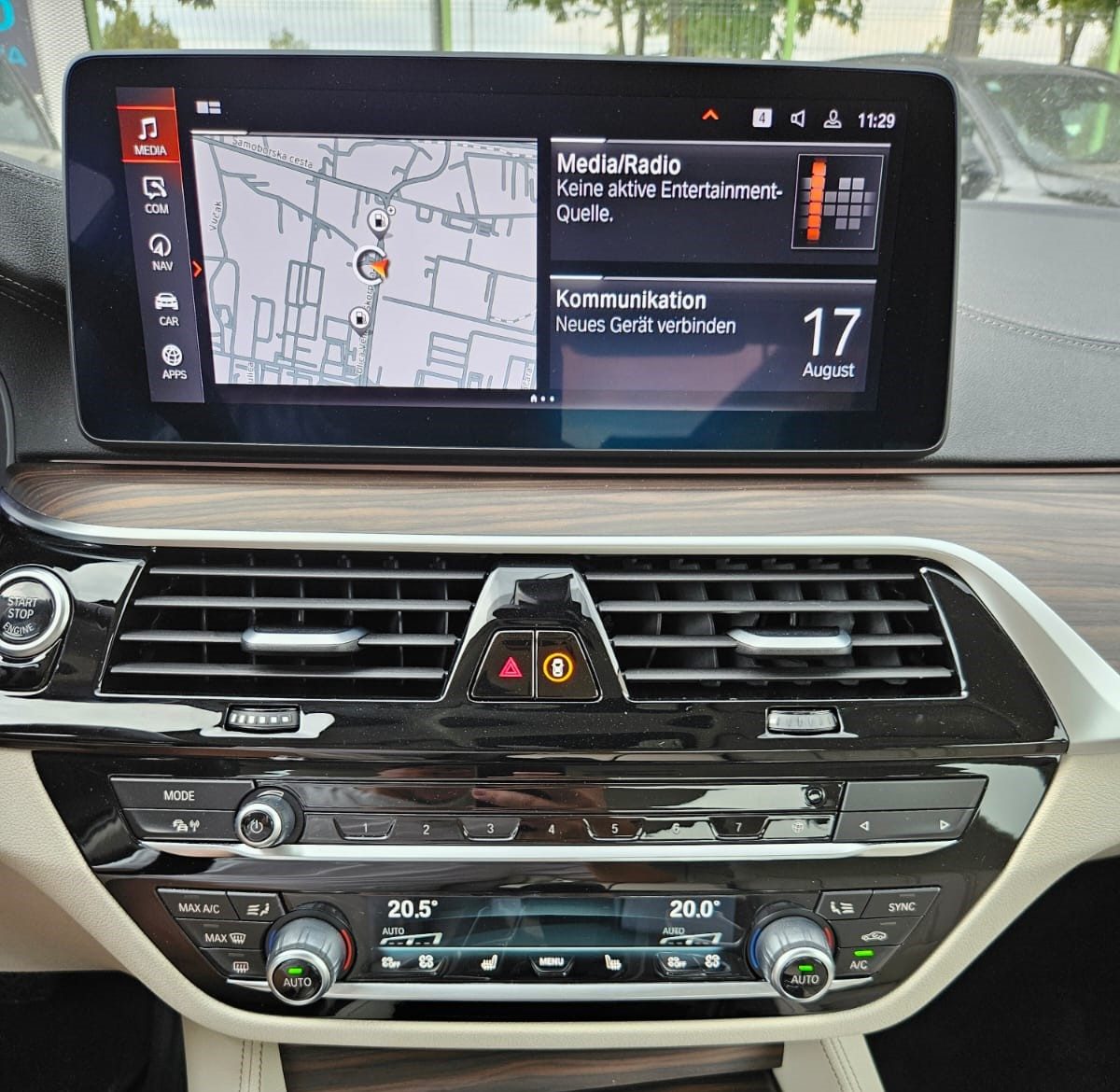 2023 BMW Serija 5 — fotografija 17