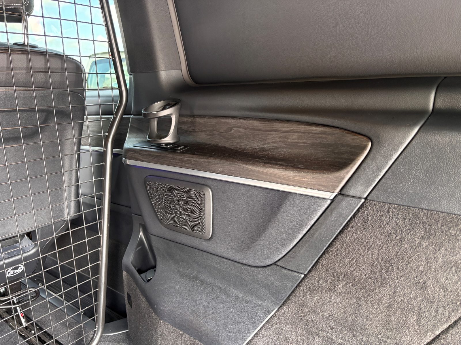 2025 Mercedes V 300d 4Matic AMG line — fotografija 11
