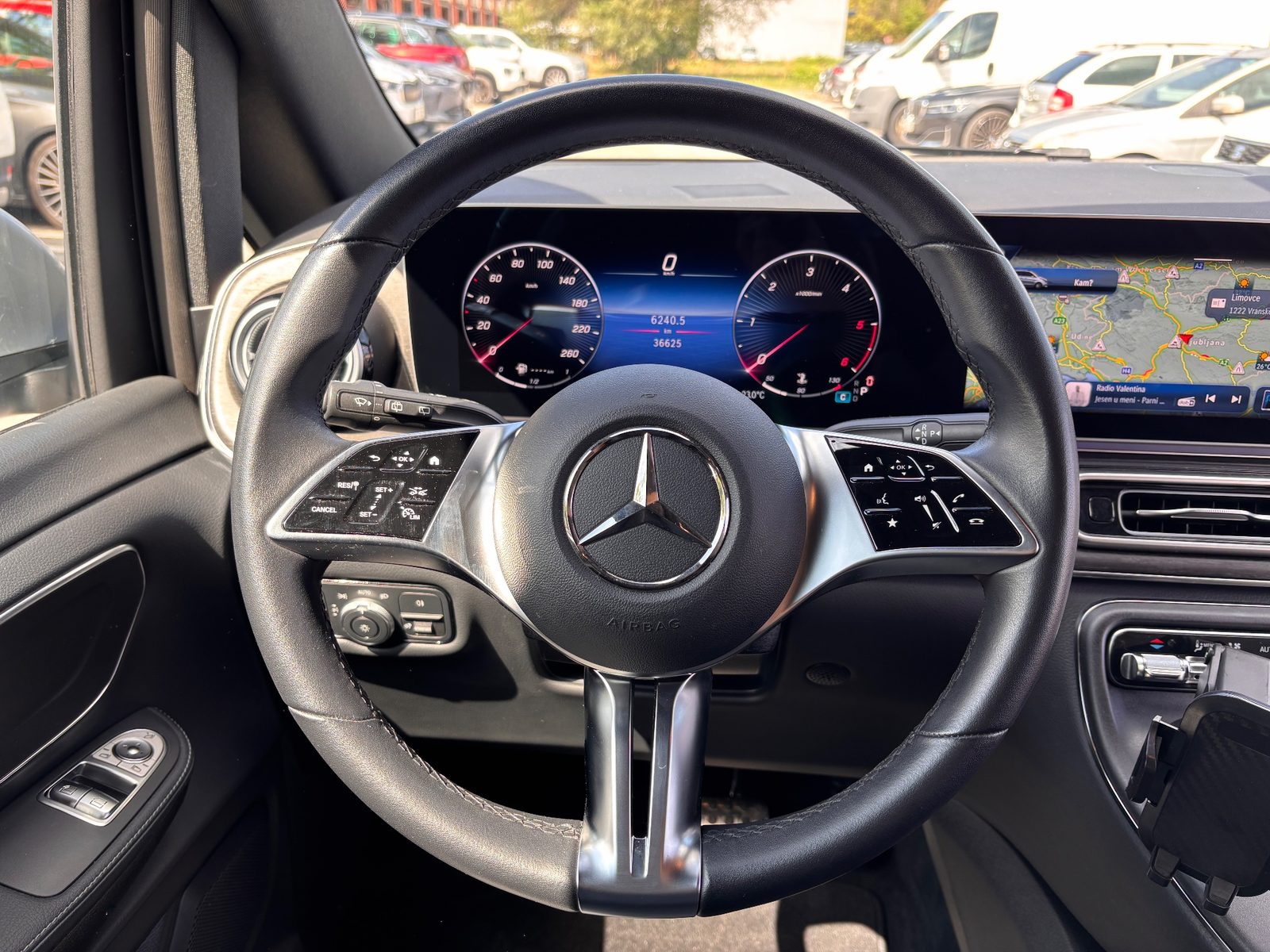 2025 Mercedes V 300d 4Matic AMG line — fotografija 16