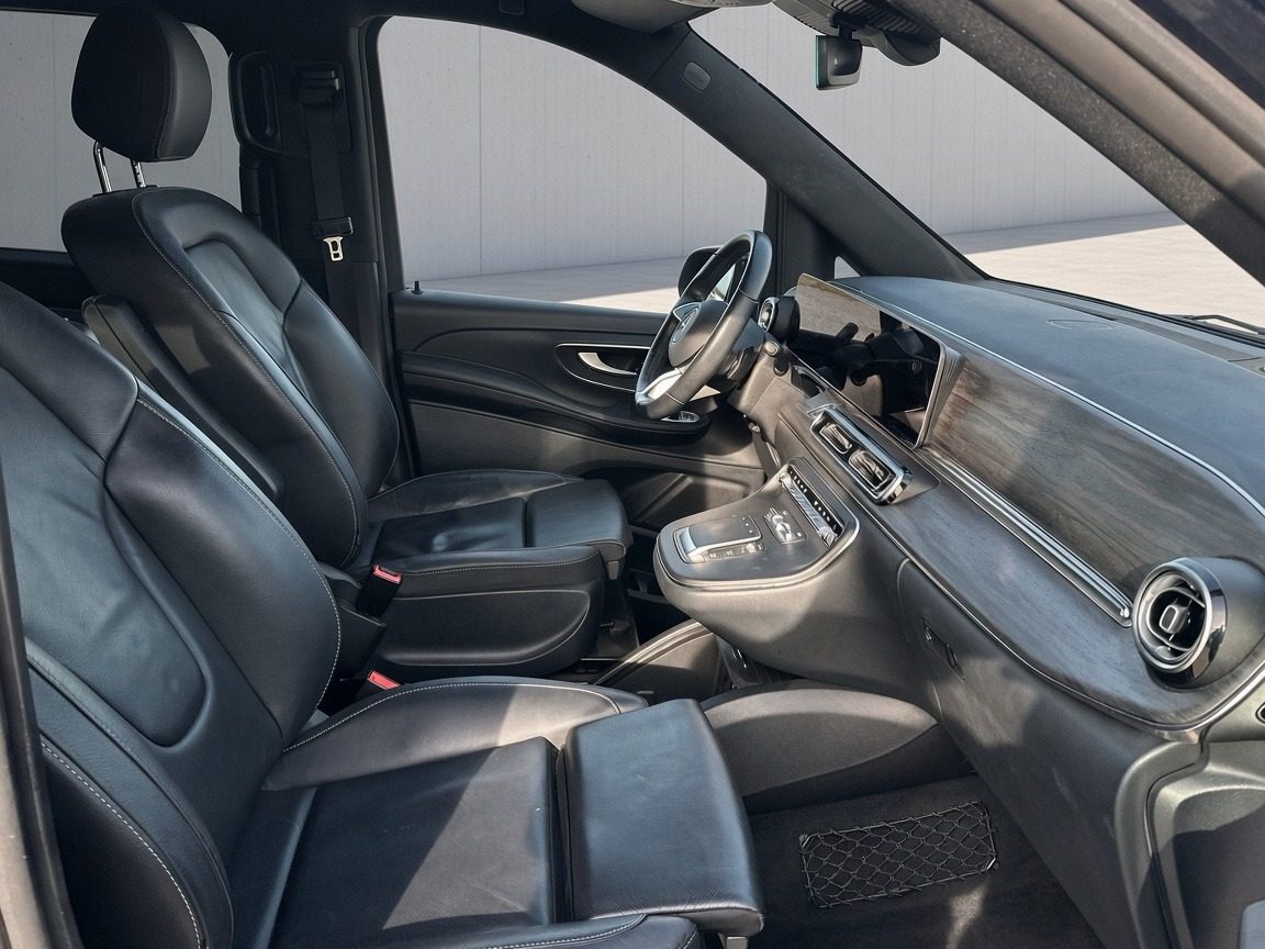 2024 Mercedes-Benz V Avantgarde — fotografija 11