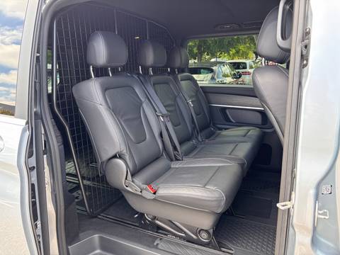 2025 Mercedes V 300d 4Matic AMG line — sličica 12