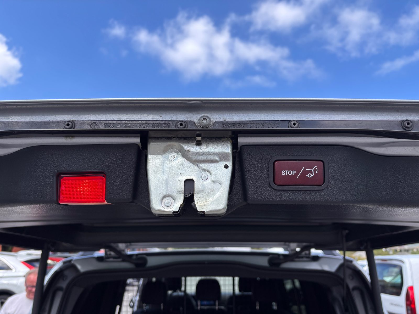 2025 Mercedes V 300d 4Matic AMG line — fotografija 8