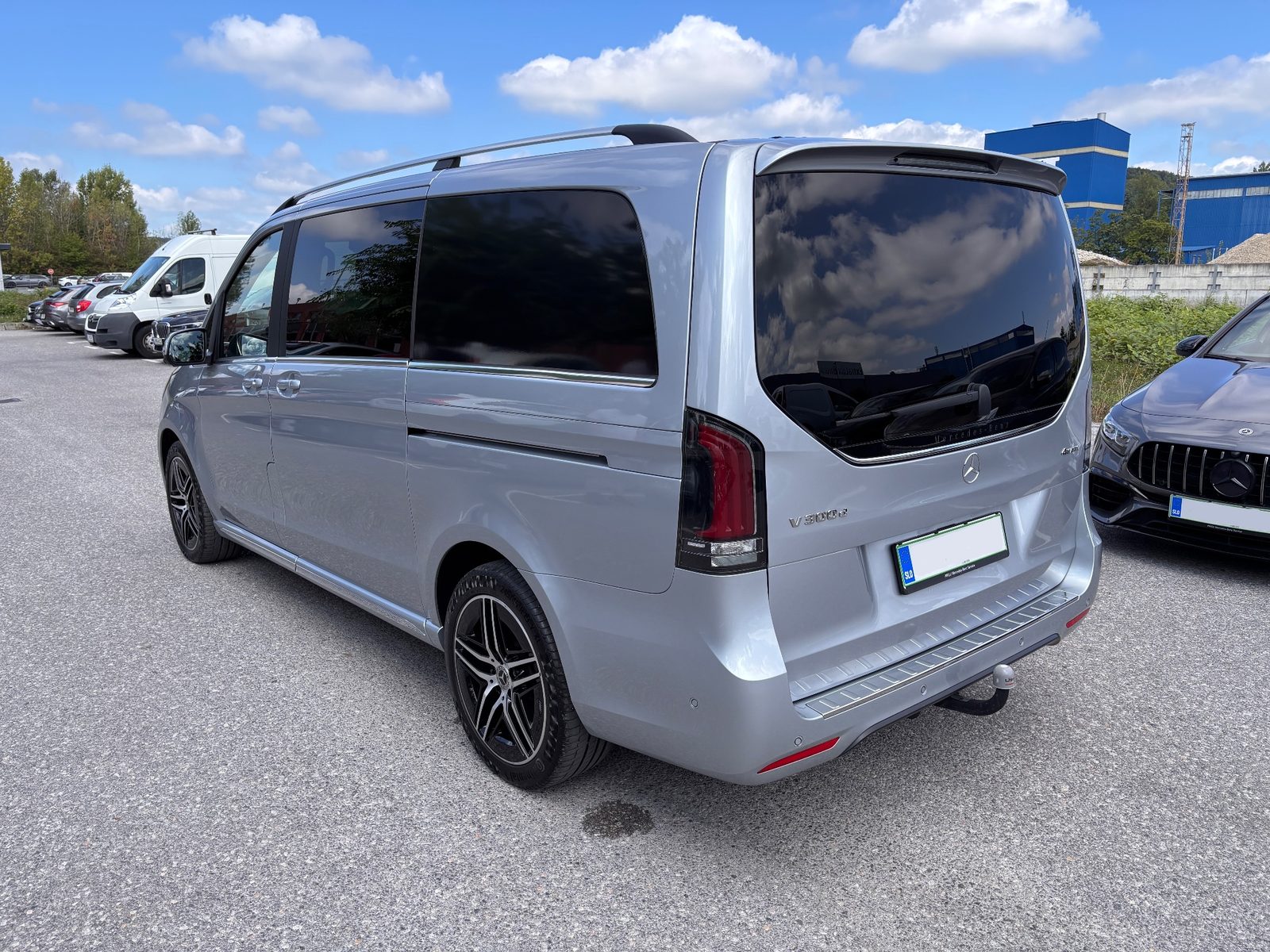 2025 Mercedes V 300d 4Matic AMG line — fotografija 4